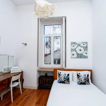 Large 2-bedroom Prime Location Lisboa