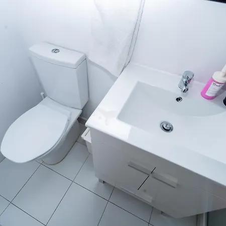 Large 2-bedroom 2 Double Bed 1 Sofabed 2 Bathroom Prime Location