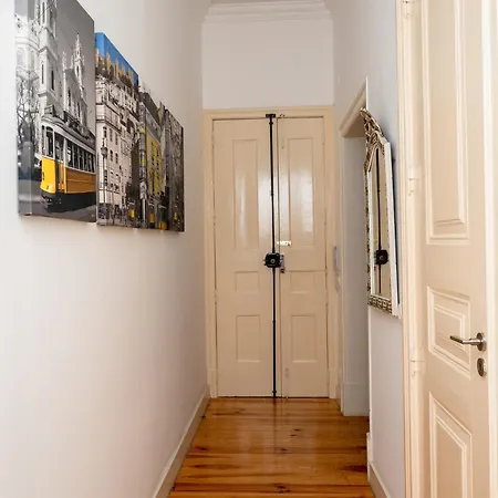 Large 2-bedroom Prime Location * Lisboa