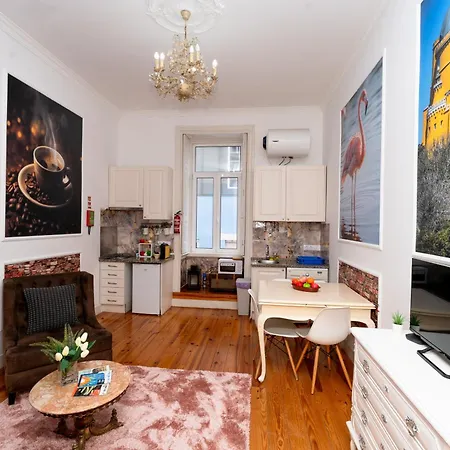 Large 2-bedroom Prime Location Lejlighed
