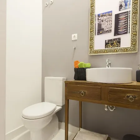 Unique 2 Bedroom Located Centeral * Лісабон