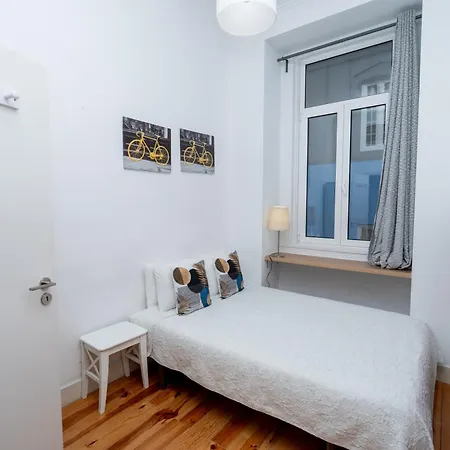 Large 2-bedroom Prime Location Appartement